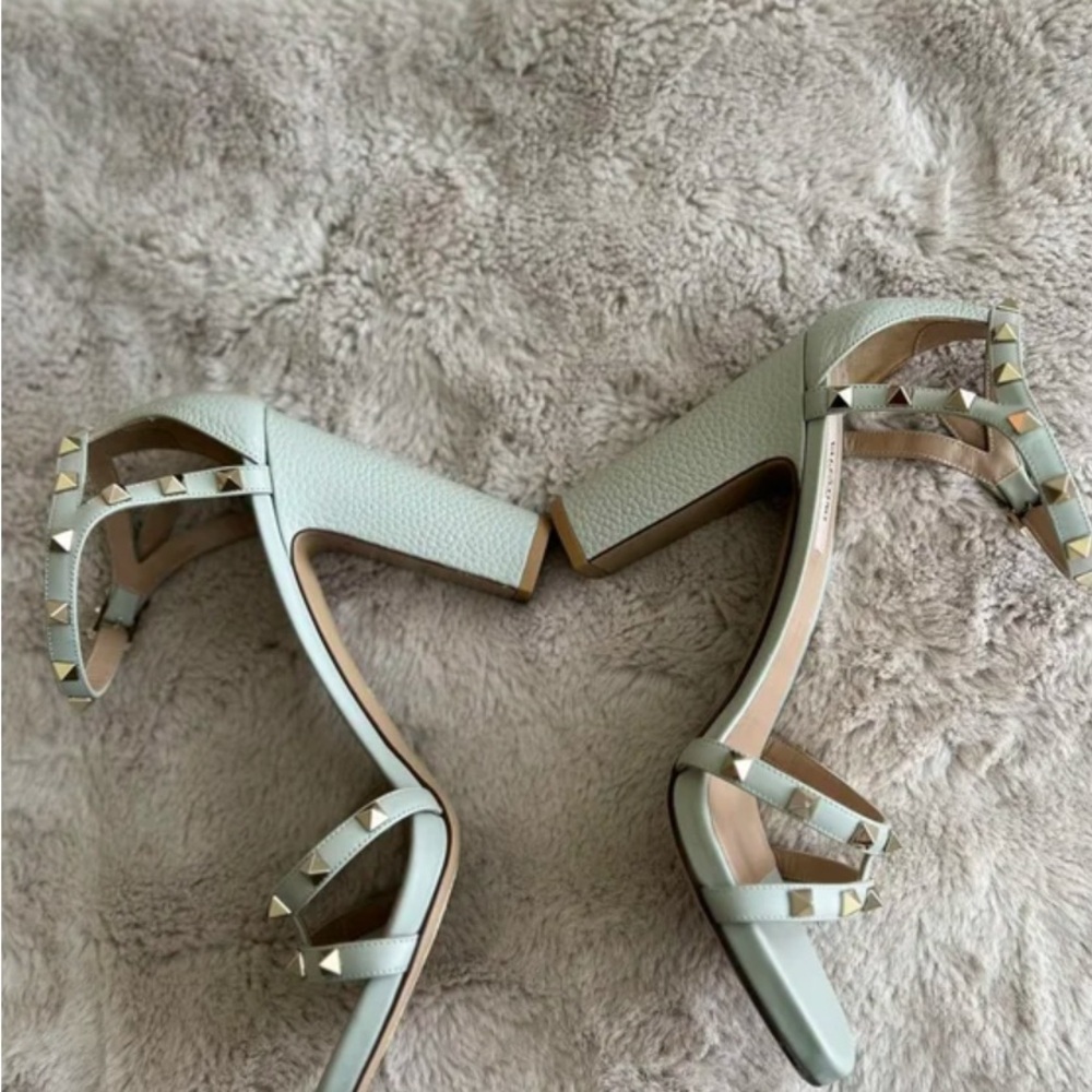 VALENTINO GARAVANI ROCK Studded Heels - Picture 2 of 6